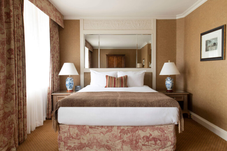 Executive Room with Queen Bed