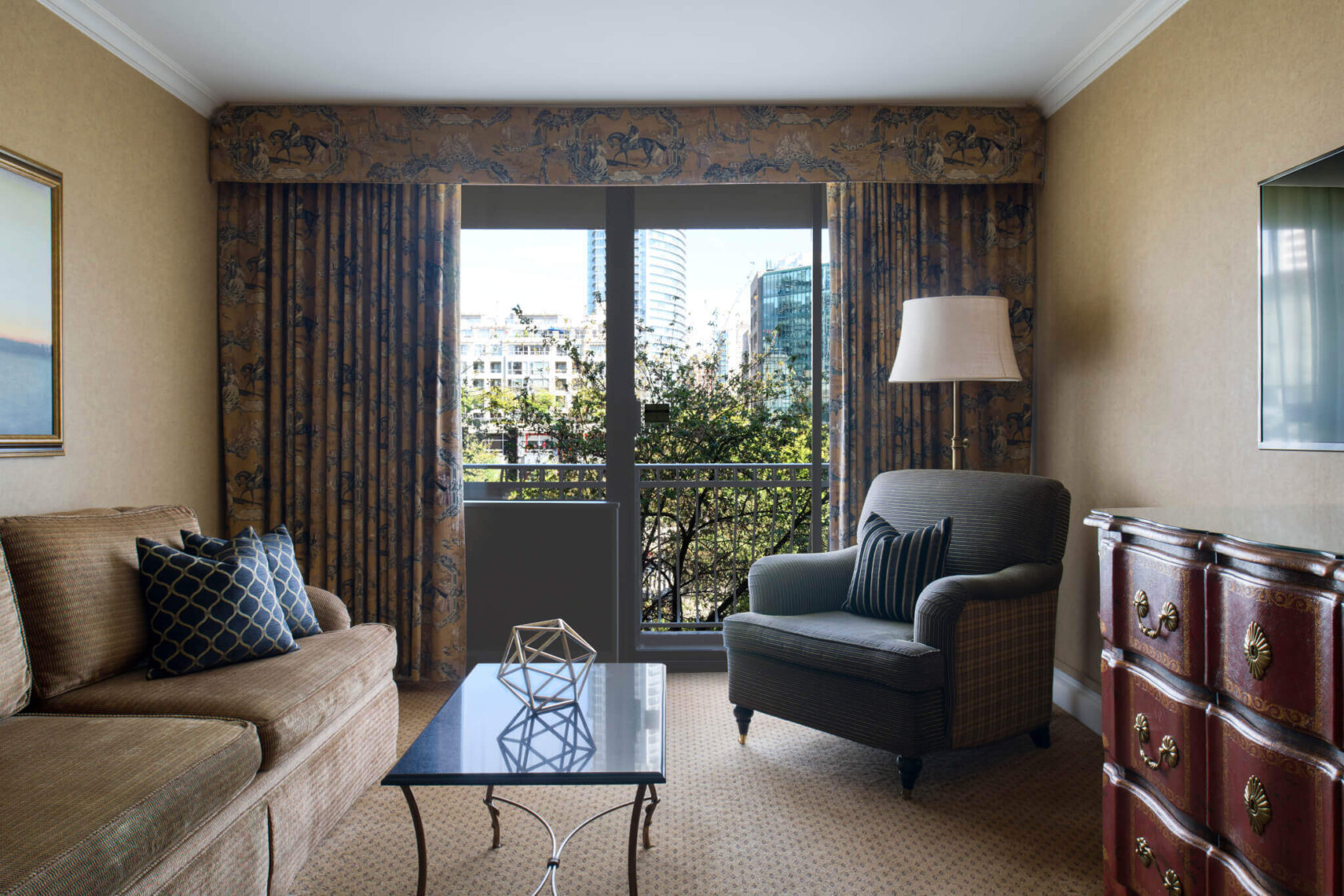 Wedgewood Suite Living Room with Private Balcony