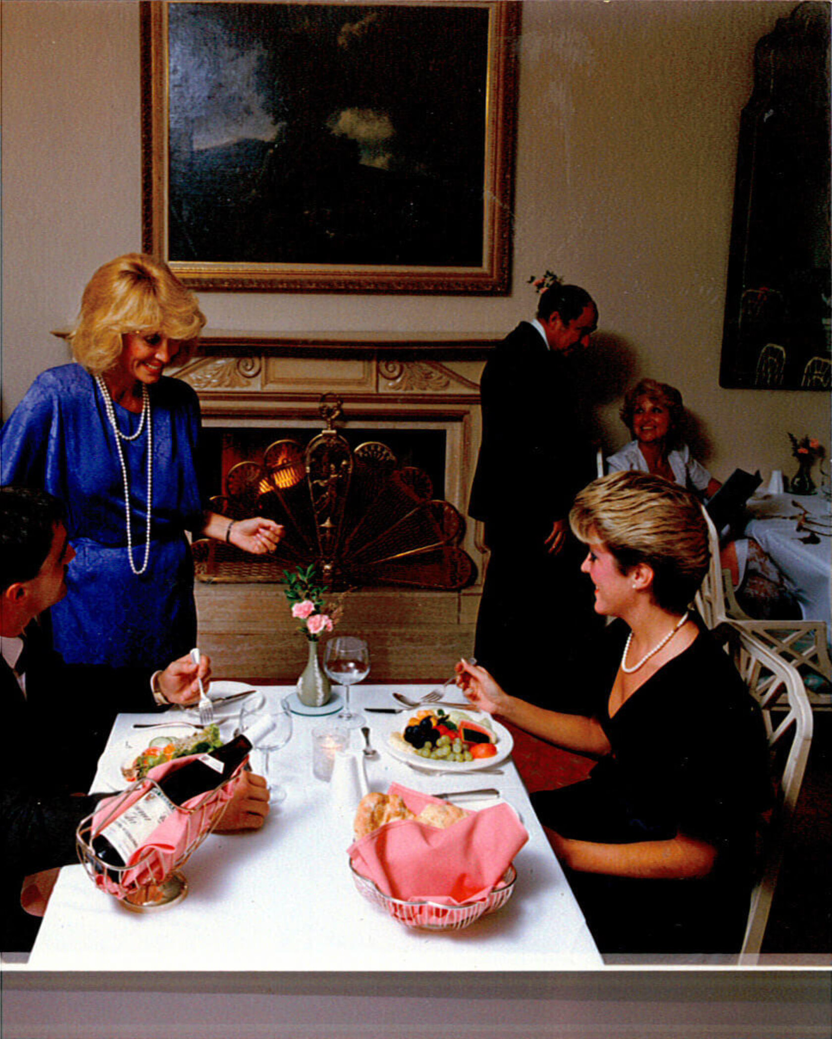 Mrs. Skalbania with guests in Bacchus